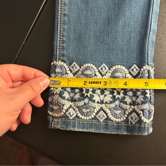 White House Black Market Women's Jeans Sz 4 Embroidered Bottom Cuff Skinny Crop - Picture 13 of 13